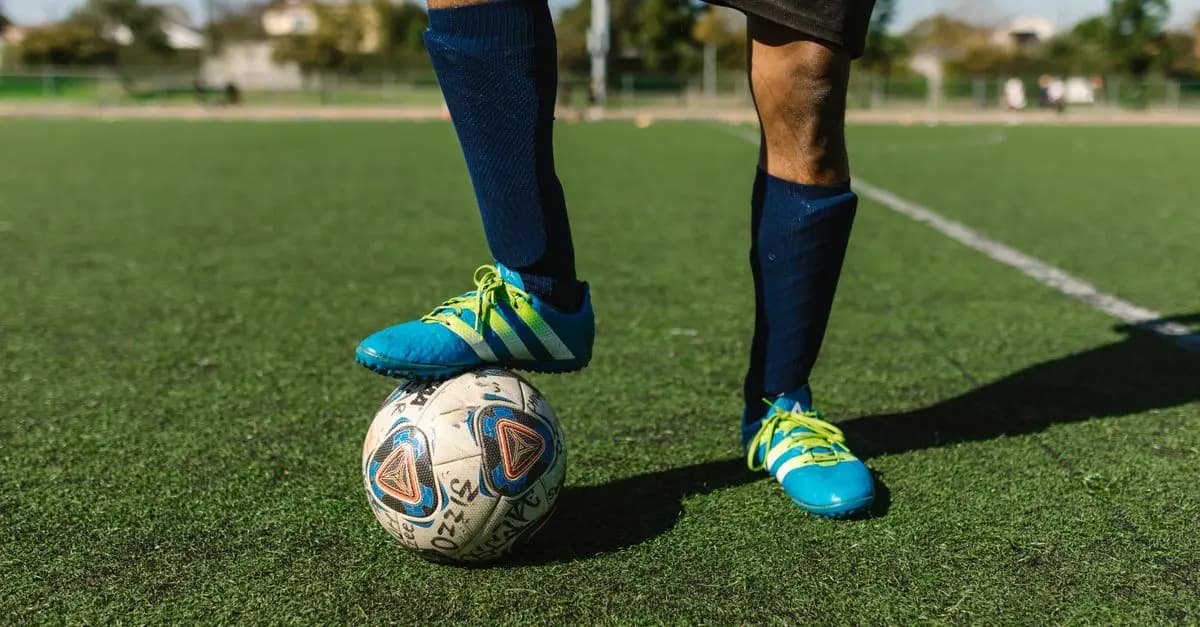 Estilo de Juego de Andrés Iniesta: Maestría en el Control de Balón